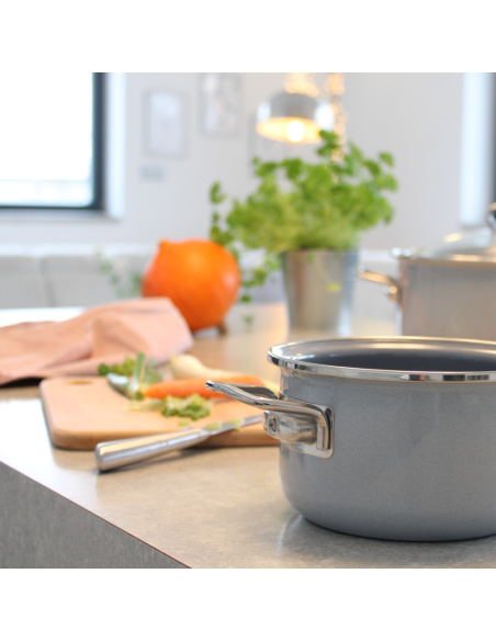 Garnek emaliowany PREMIUM GREY 5,5 l ze szklaną pokrywk 24 cm Belis